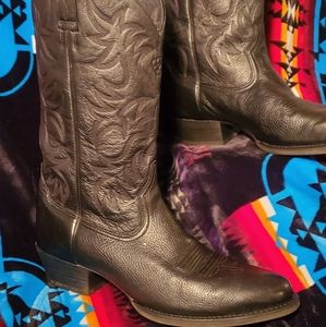 Black Ariat boots